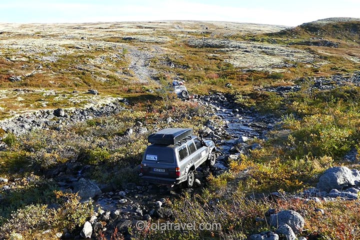 In this 17 days 4x4 Arctic Off-road expedition "Kola Unlimited" you drive almost all possible off-road trails of Murmansk region. raid overland Russia. Kola Travel