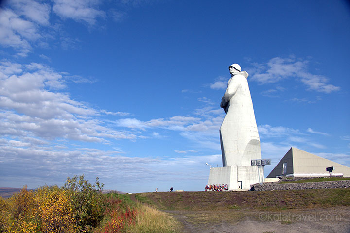A real active journey of discovery to the mystical attractions of the Kola Peninsula. Discover the village of Teriberka on the Barents Sea, the Saami people with their reindeer, the multi-colored charm of Monche Tundra on foot; a mountain plateau covered with mosses and with a beautiful waterfall. Paddle across the crystal clear waters of Lake Imandra with its many islets and picturesque bays by kayak. Experience the Midsummer Night sun on the Kola Peninsula.