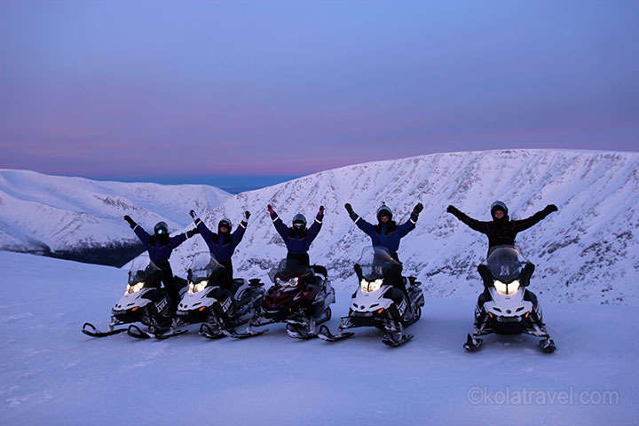 Meet New Year 2023 in Lapland. A snowmobile safari to a comfortable wilderness cottage in the heart of Kola Peninsula. Drive through the snowy white passes of the majestic Khibiny Tundra! This special New Year trip includes also a reindeer and husky safari. Happy New Year!