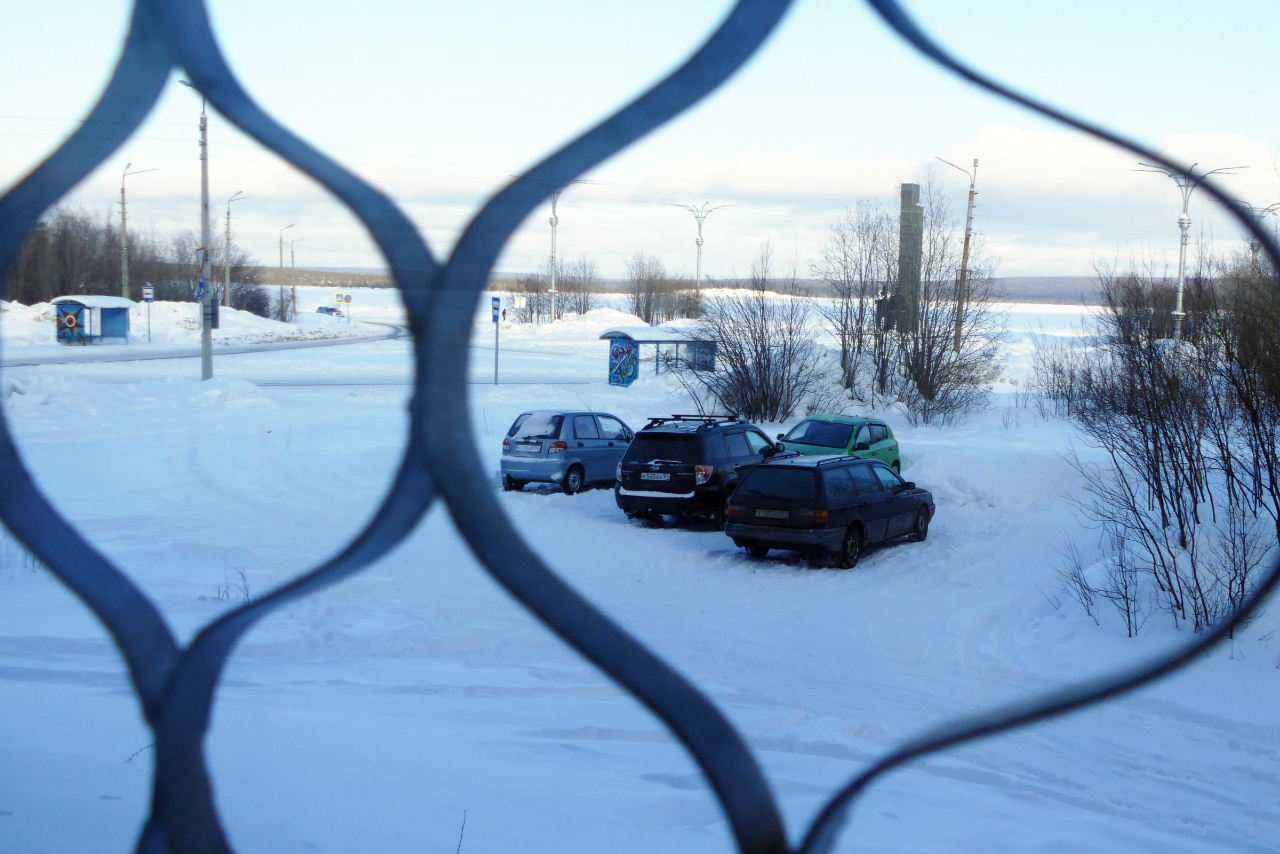 Your long or short term home right in the middle of Kola Peninsula. Save money on expensive transfers! All attractions are close to us; Siberian Husky farm, Saami village, snowmobile safaris, hiking, biking and so on - Kola Travel