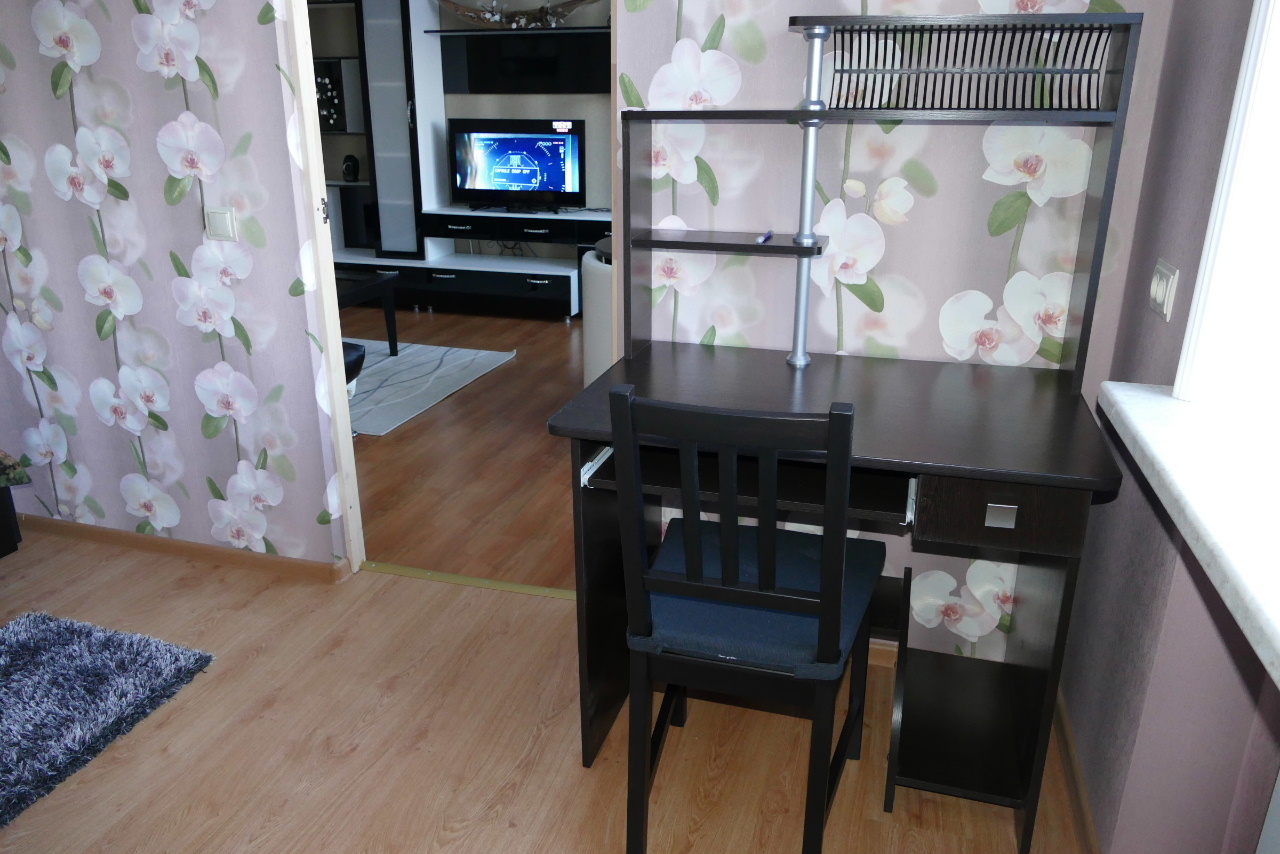Your long or short term home right in the middle of Kola Peninsula. Save money on expensive transfers! All attractions are close to us; Siberian Husky farm, Saami village, snowmobile safaris, hiking, biking and so on - Kola Travel