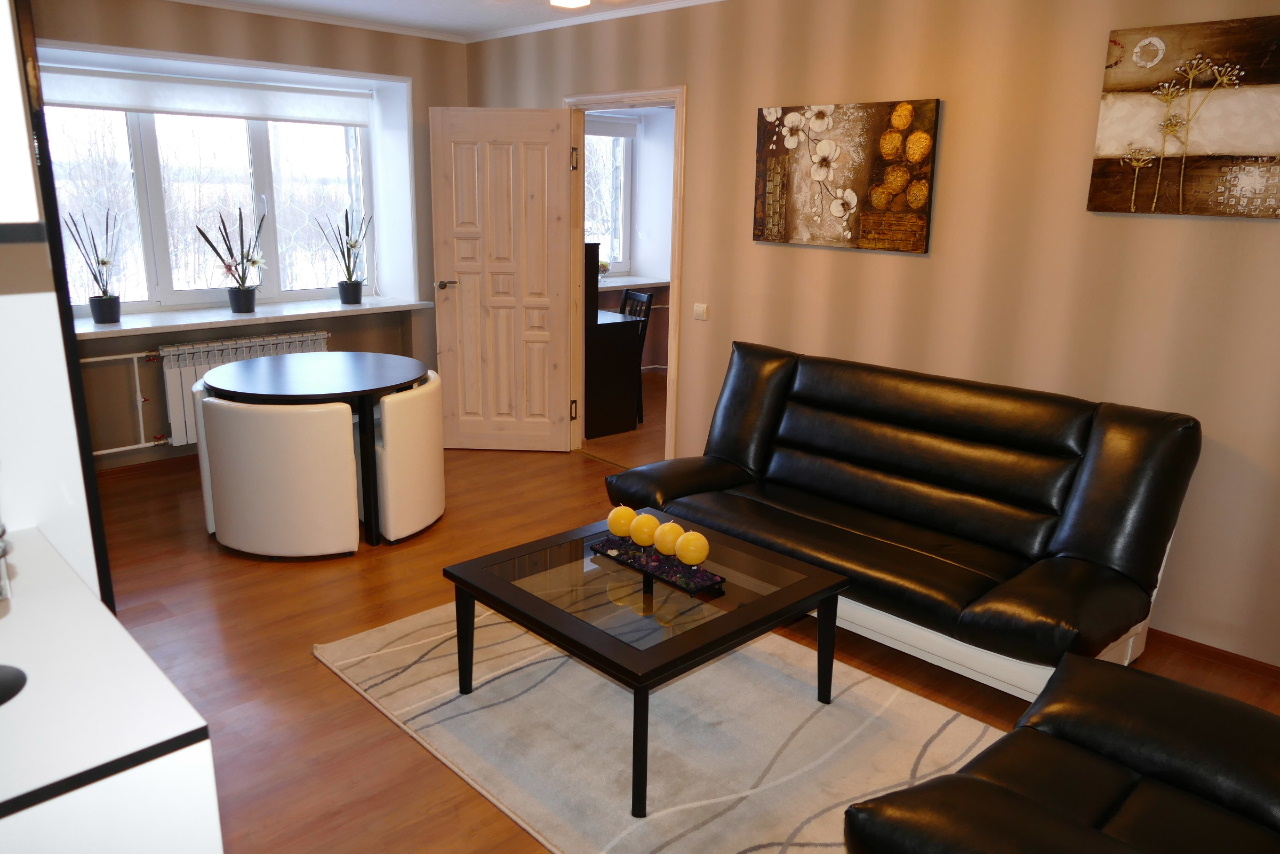 Your long or short term home right in the middle of Kola Peninsula. Save money on expensive transfers! All attractions are close to us; Siberian Husky farm, Saami village, snowmobile safaris, hiking, biking and so on - Kola Travel